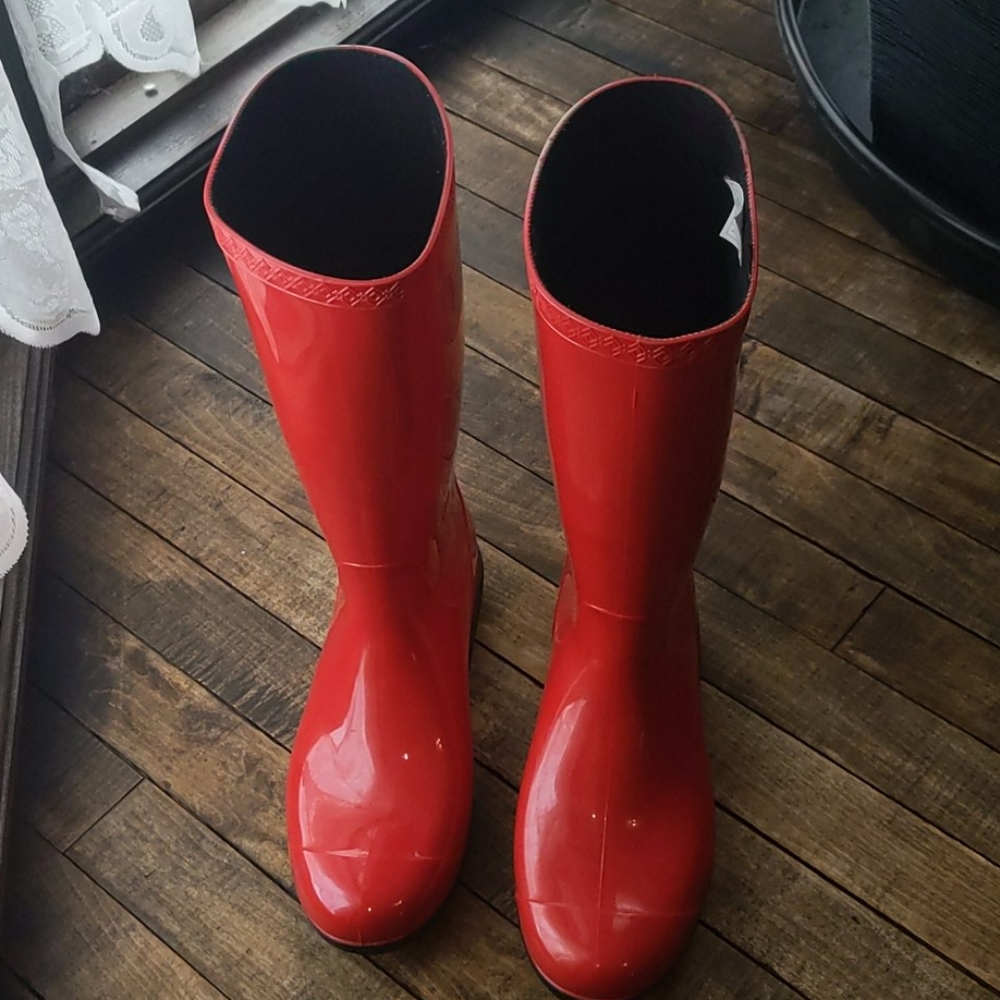 Ugg rain boots